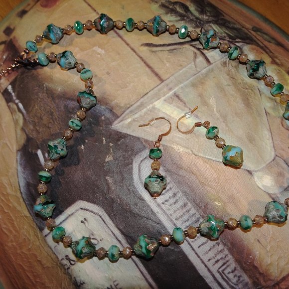Handmade necklace/earring set with Czech aquamarine bicone beads - Picture 6 of 7
